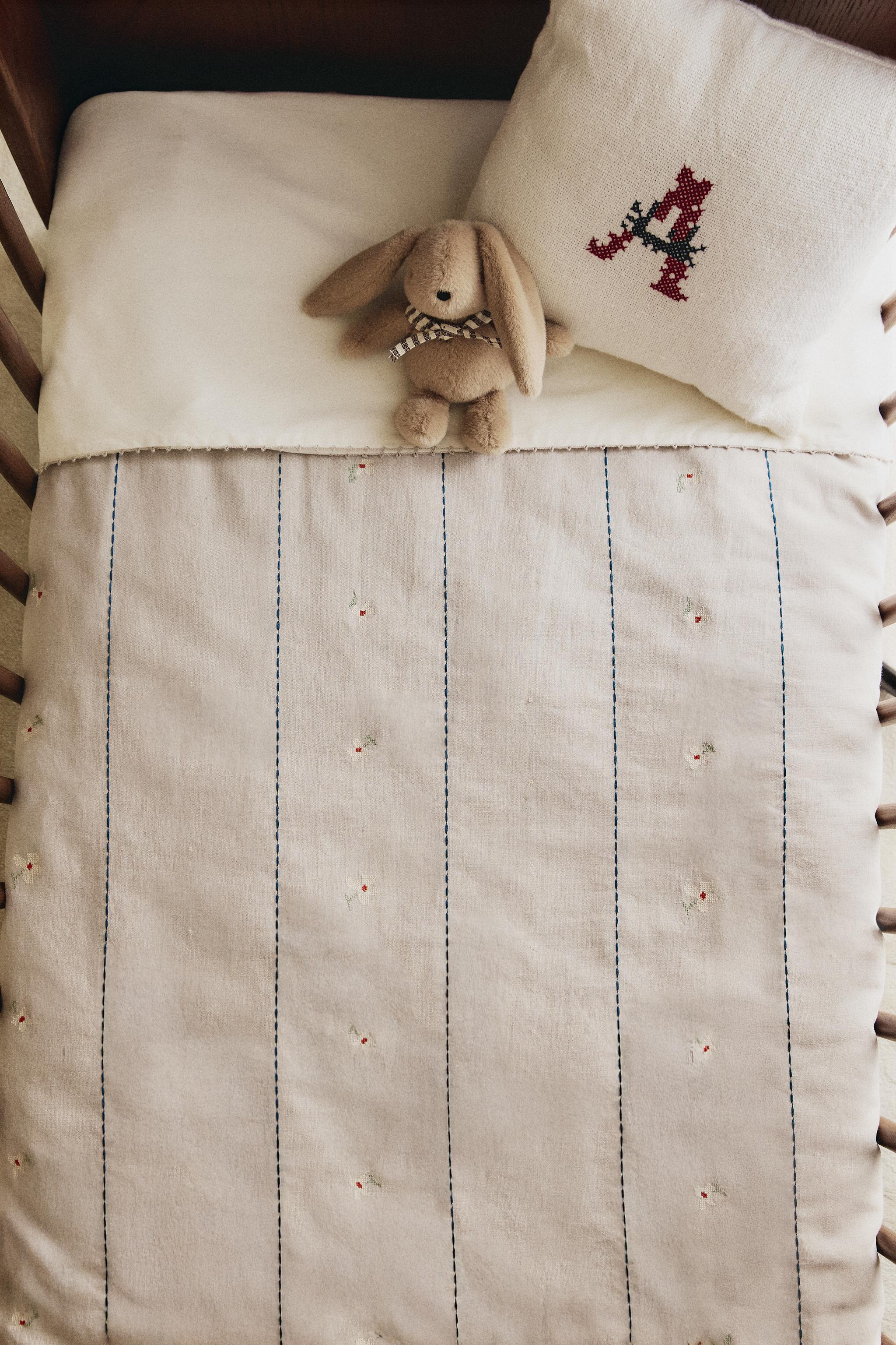 KIDS' FLORAL AND STRIPE DUVET COVER